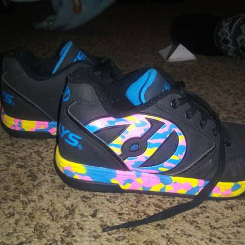 Multi-colored Heelys Sz 6 Yth, 7 Womens. Good cond